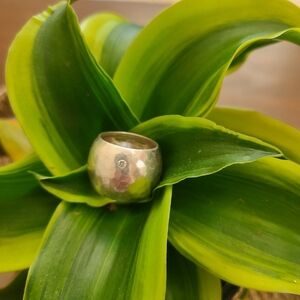 Silpada Sterling Silver Hammered Wide Band With Stone Size 6